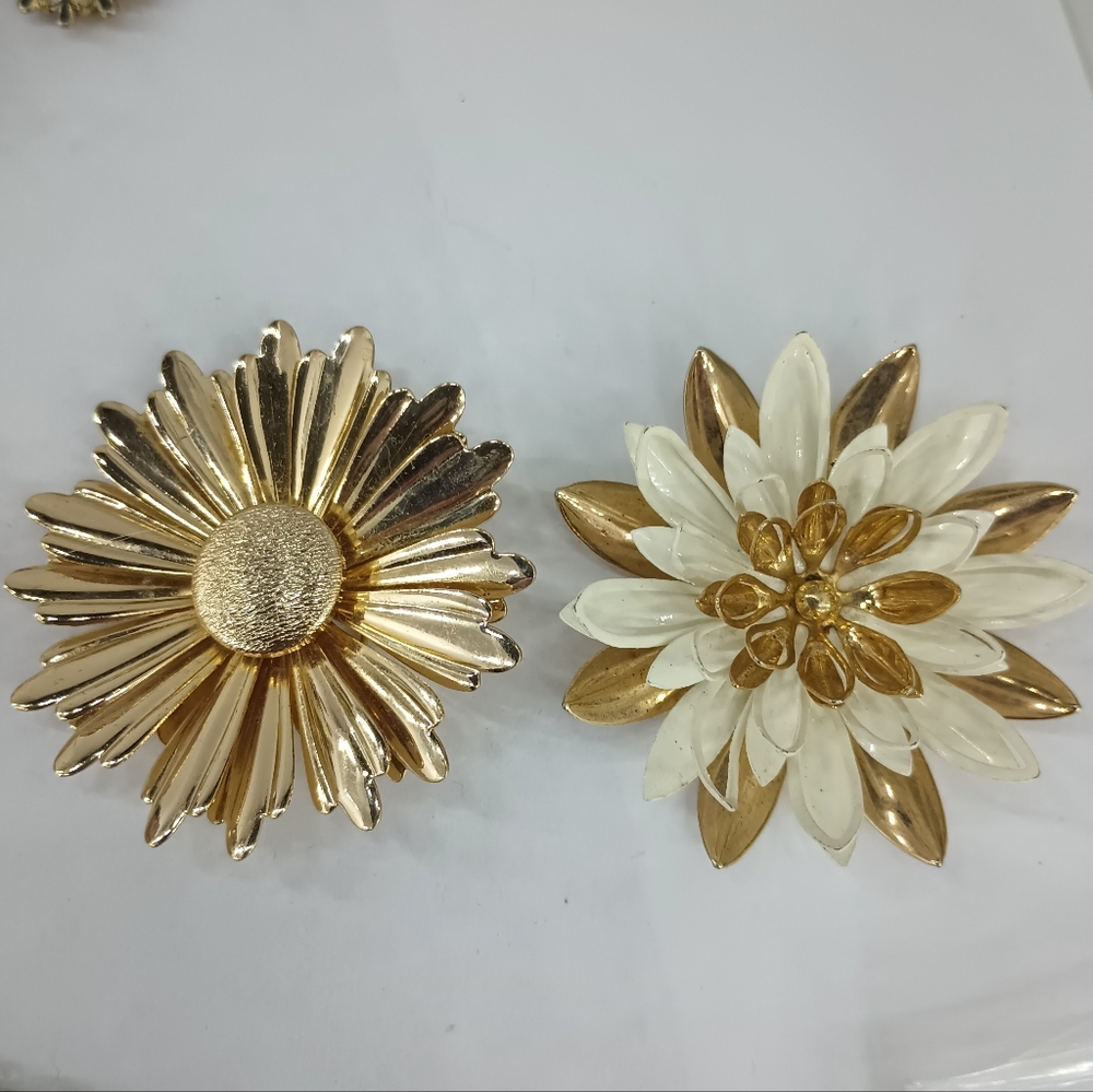 Sarah Coventry Vintage MCM Brooches White Gold Tone Two Pins
